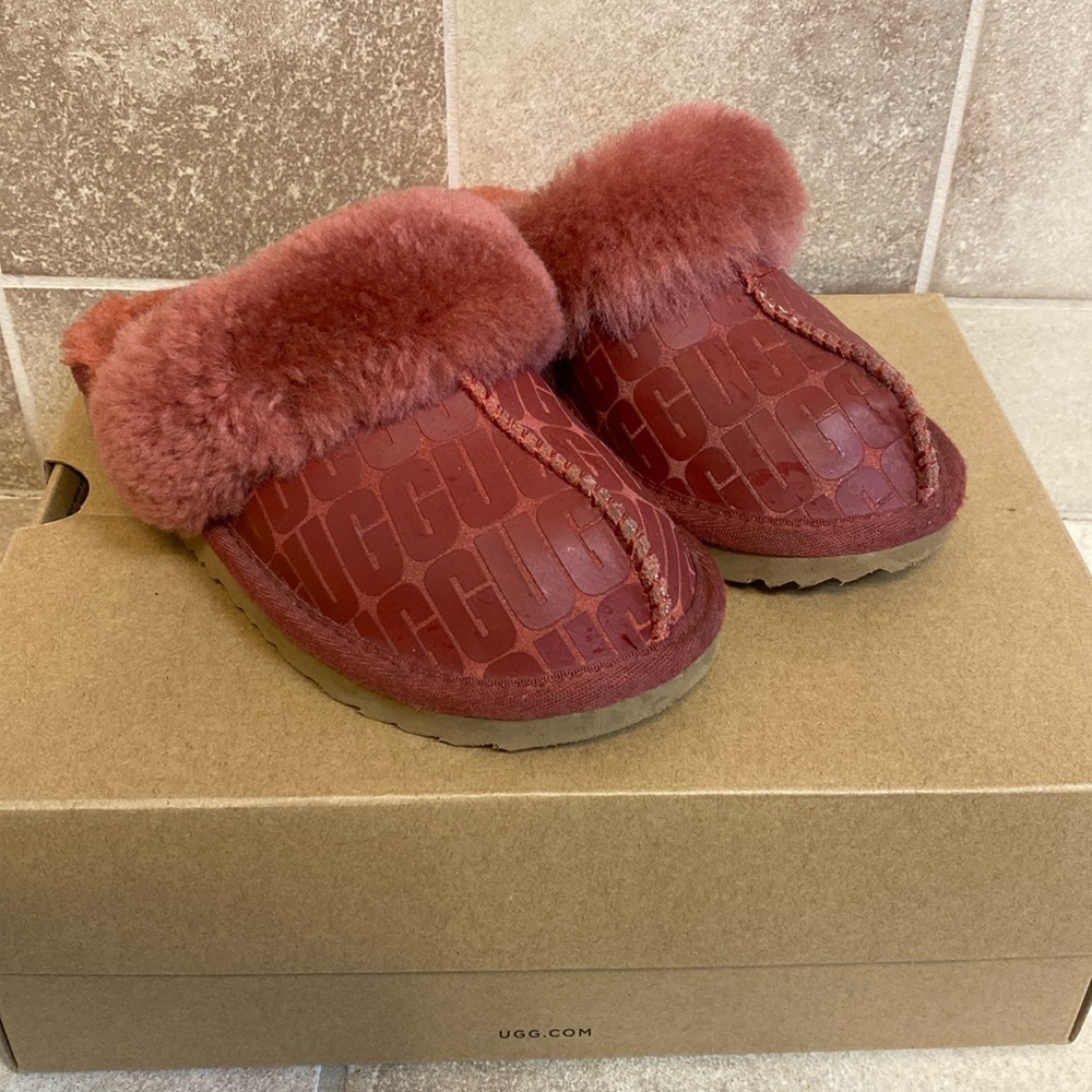Girls slide on UGGs kids 12 burgundy red. Worn 3 times.